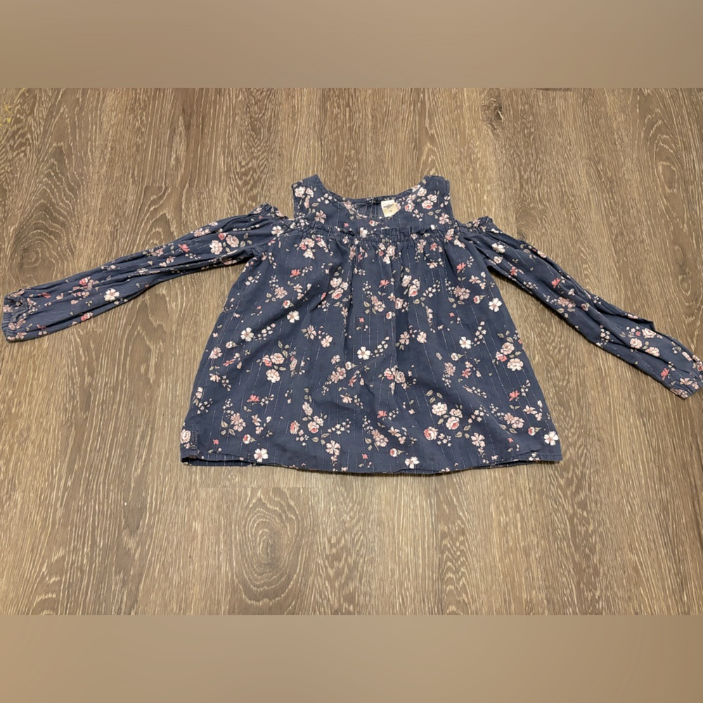 Osh Gosh floral cut out shoulder blouse. Size 12
